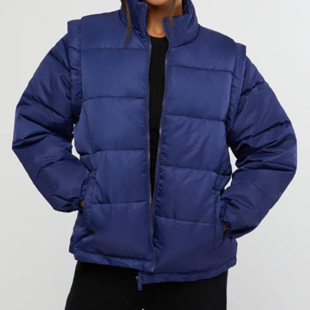 WEWOREWHAT Women's Zip Off Sleeve Puffer Jacket